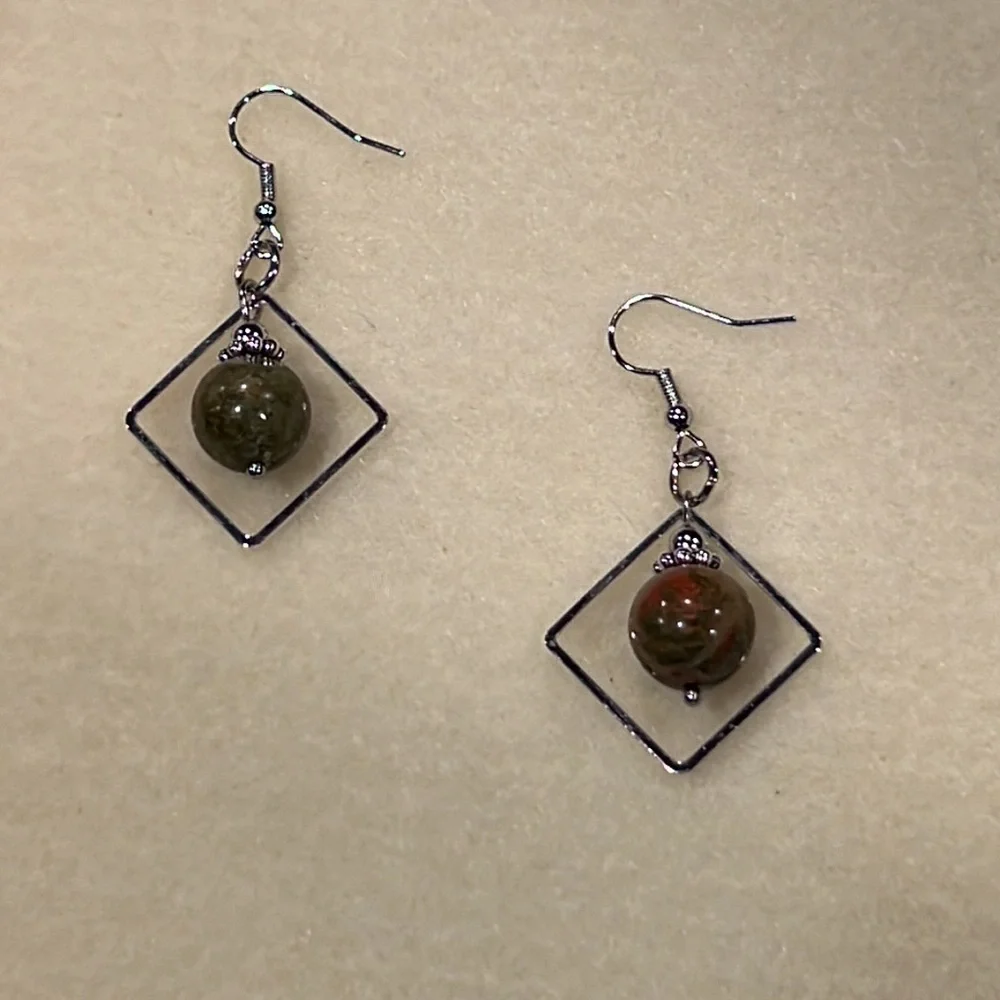 22140 Unakite (Green) Earrings - Picture 6 of 6